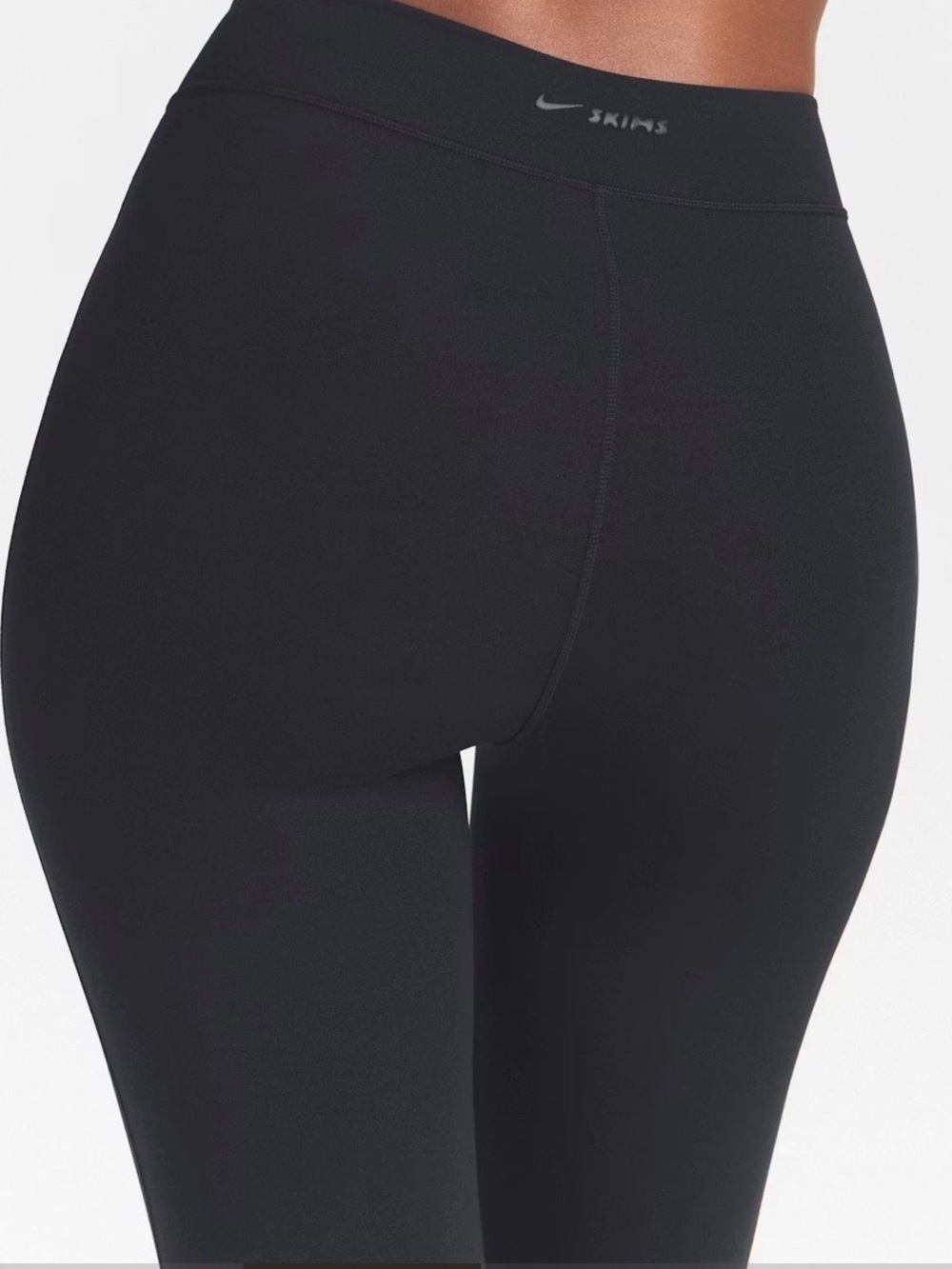 NikeSKIMS STUDIO STRETCH
DIPPED 29" LEGGING